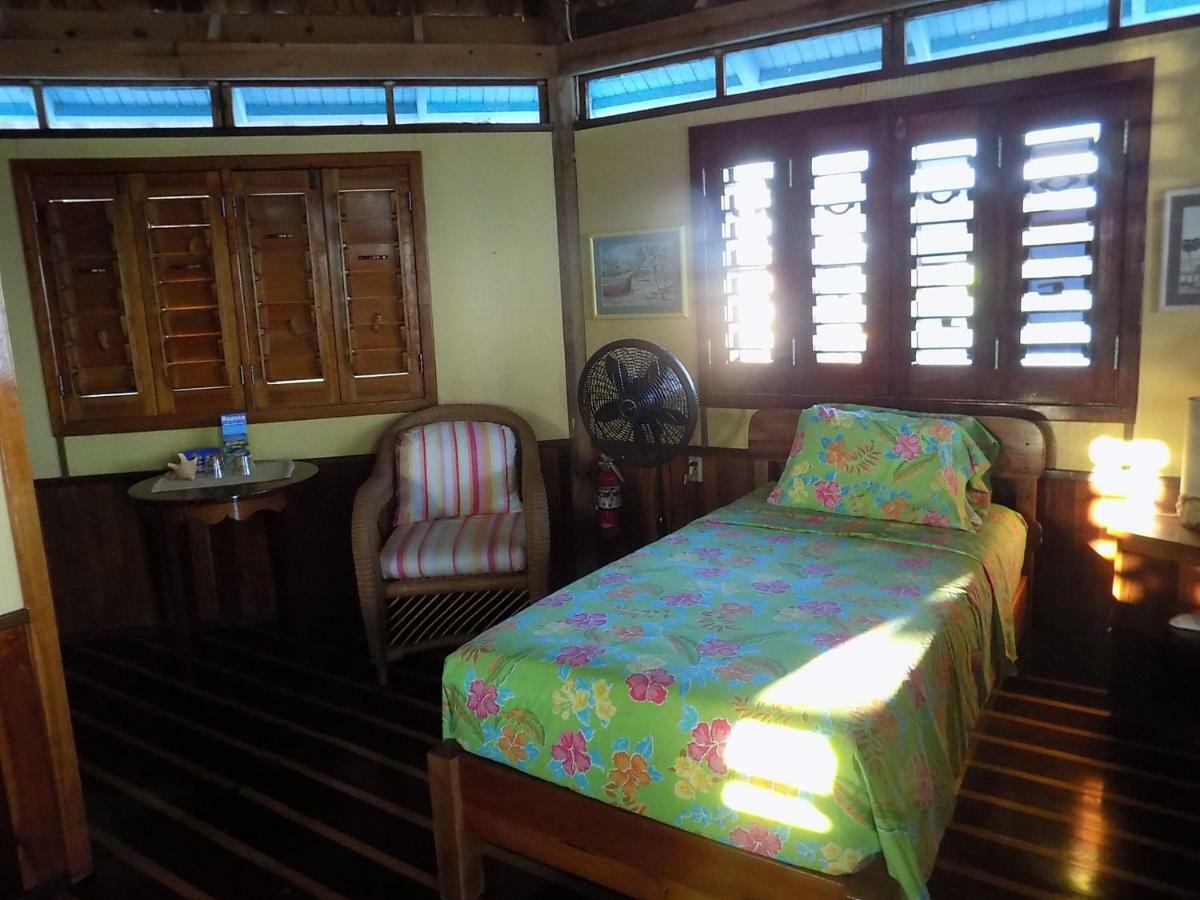 Mango Creek Lodge Port Royal Exterior foto